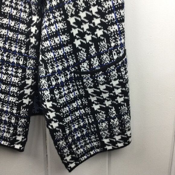Sioni Houndstooth Knit Vest, White Blue Black Sweater - Small/Medium Petite - Picture 6 of 11
